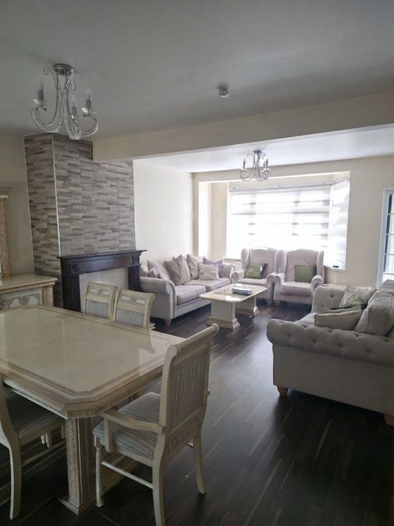 Property photo 1 of 13 4 Bed End Terrace To Rent Larmans Road, Enfield En3