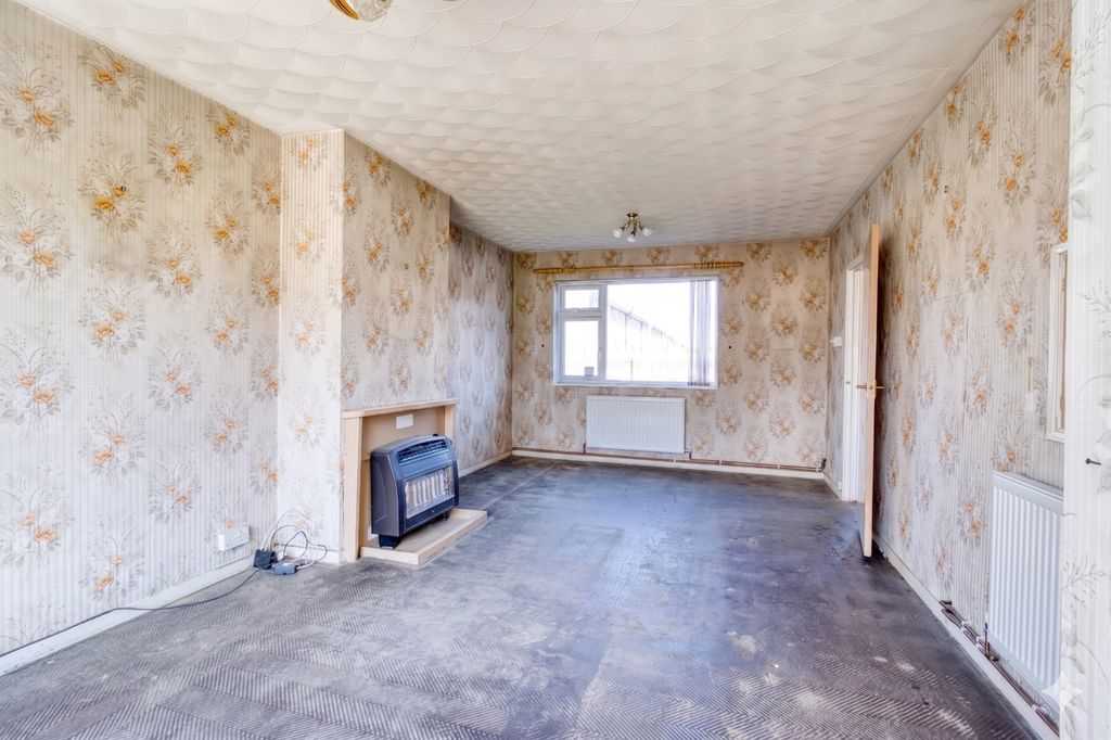 Property photo 3 of 12 Lounge Diner - Ewemove Swindon South