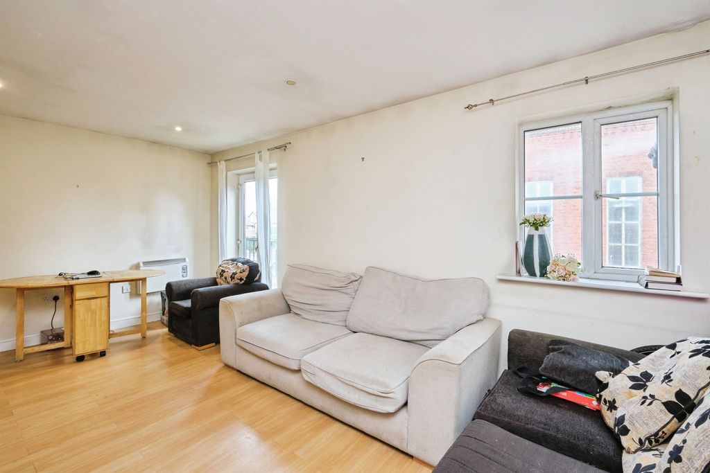 Property photo 2 of 13