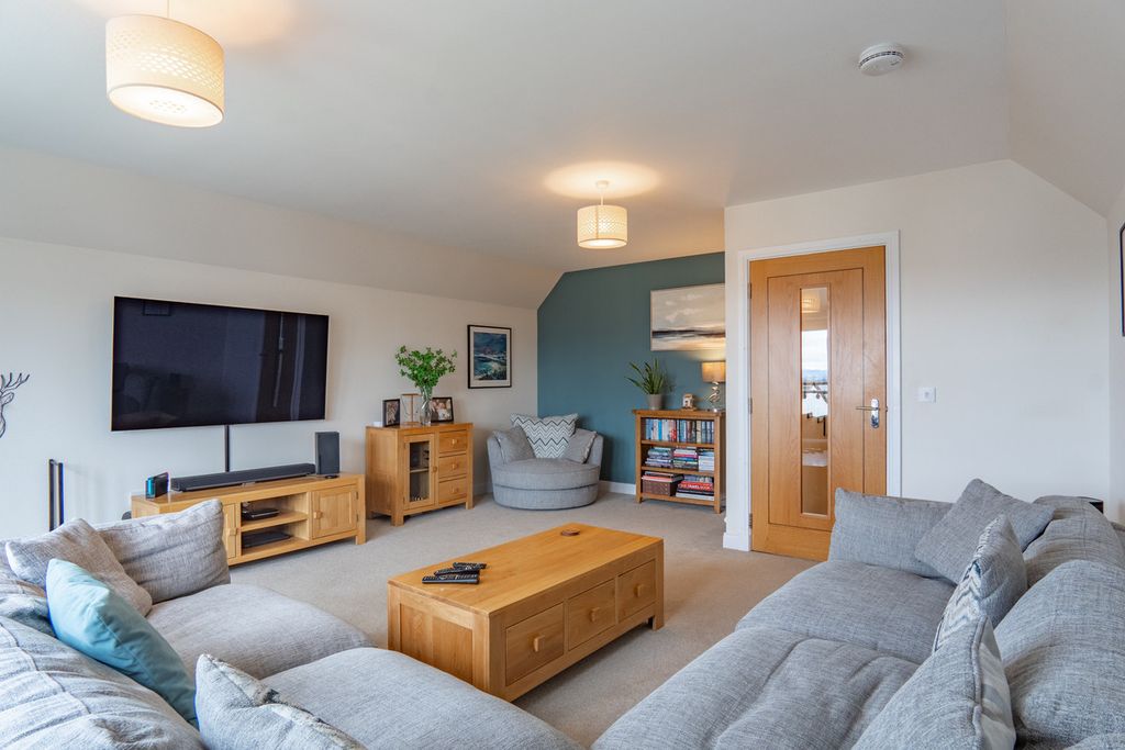 Property photo 3 of 47