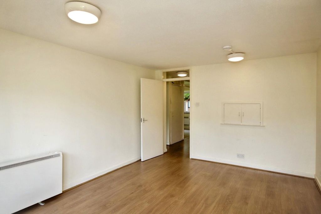 Property photo 3 of 6 Sherbourne Close - Lounge Diner Overview.Jpg