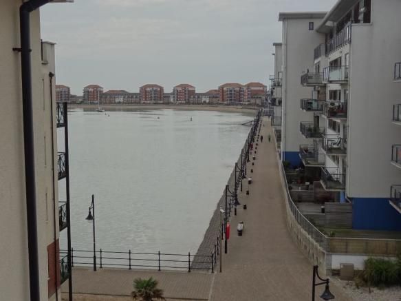 Property photo 2 of 11