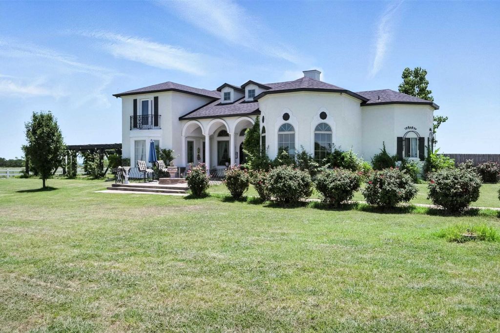 Property photo 1 of 31