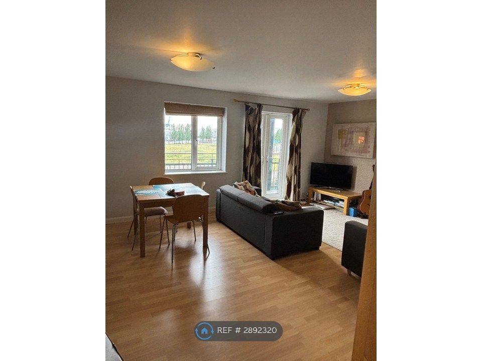 Property photo 3 of 12