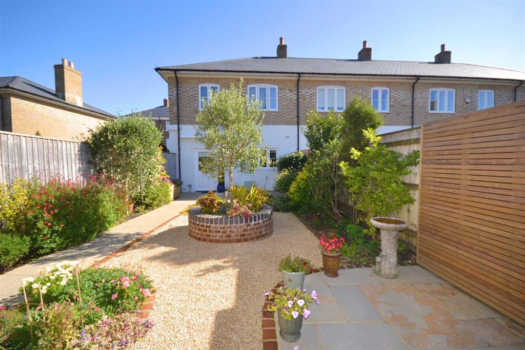 Property photo 3 of 15 0025.Png