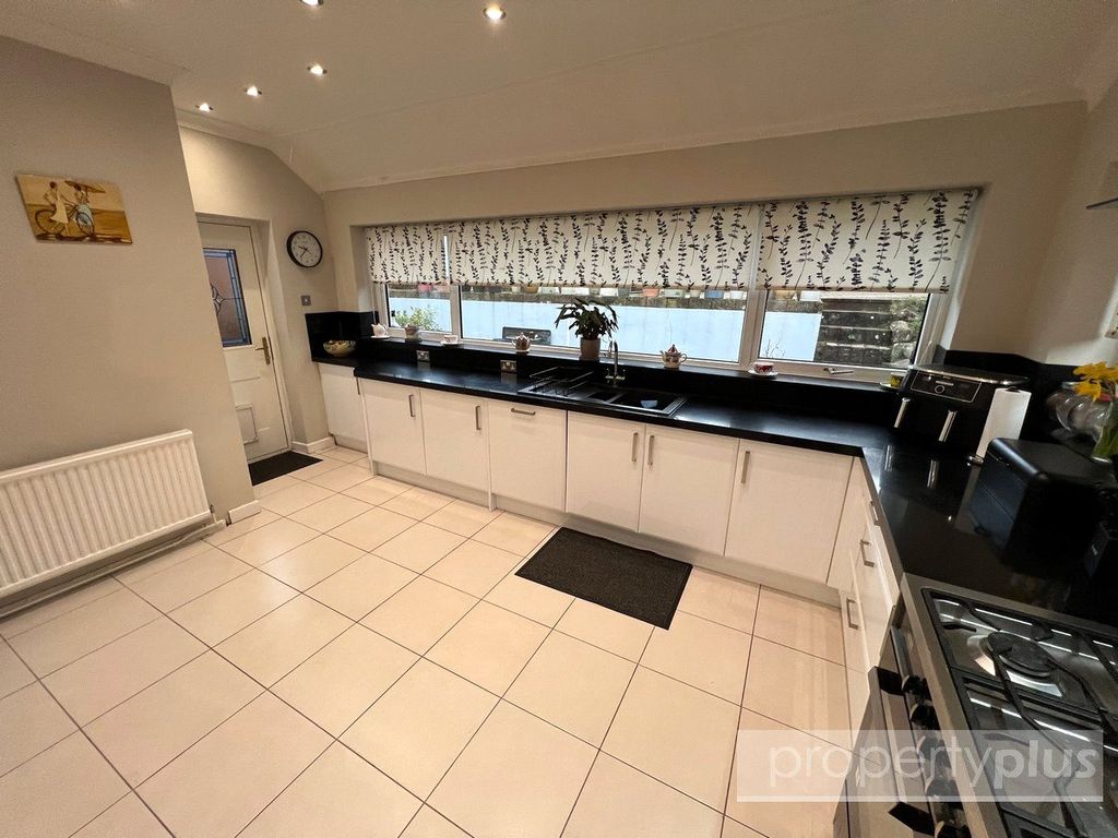 Property photo 3 of 27 Picture No. 21