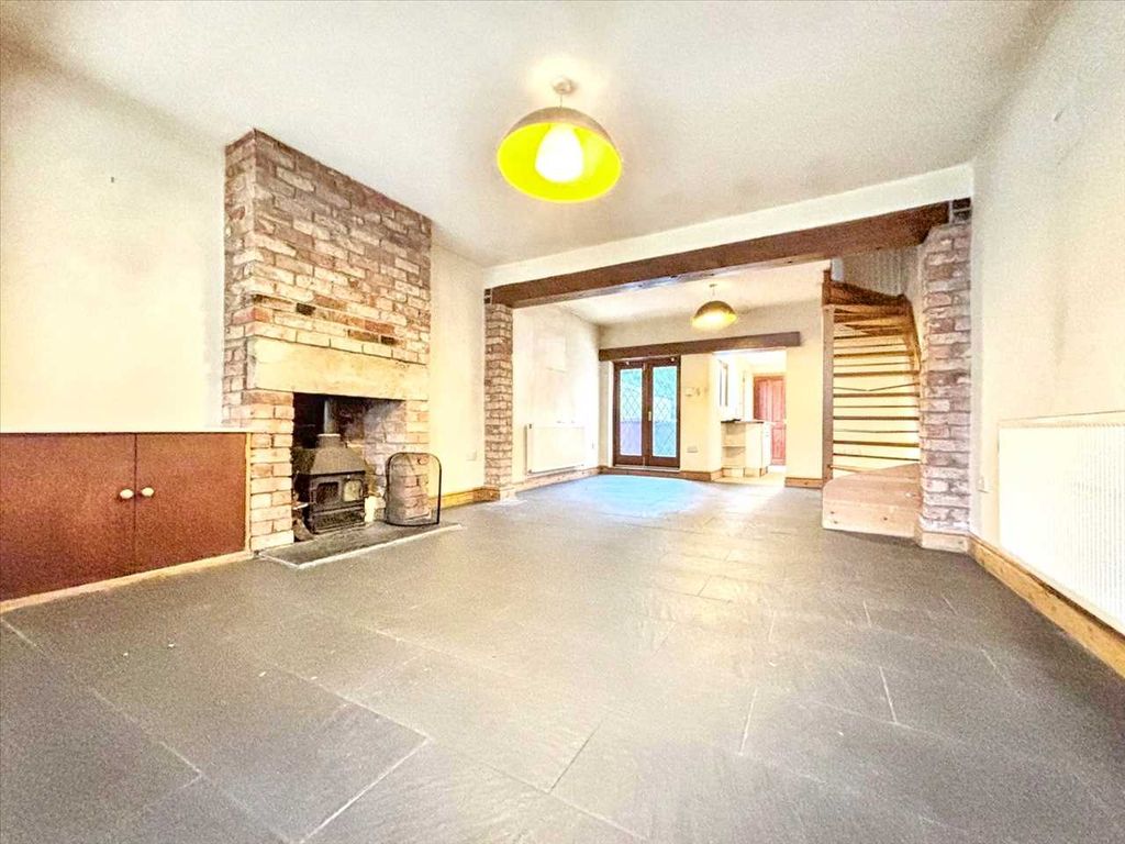 Property photo 2 of 17 Lounge