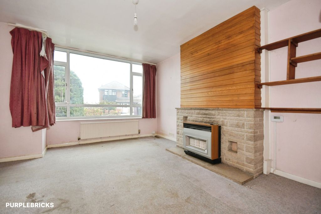 Property photo 2 of 31