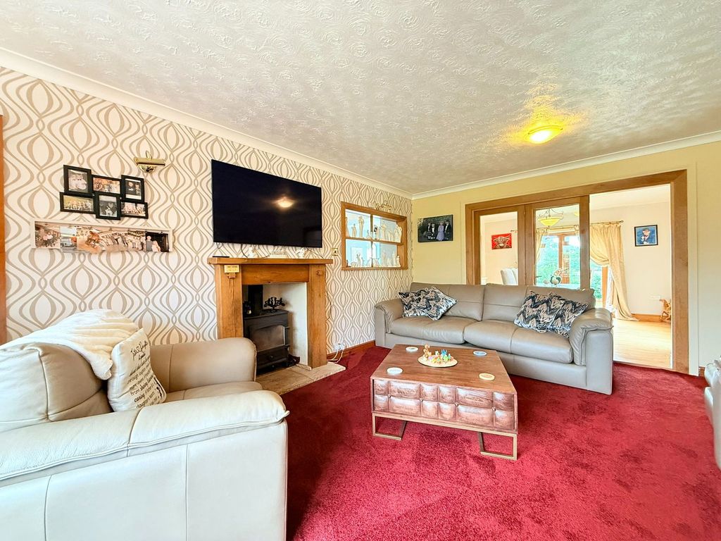 Property photo 2 of 34