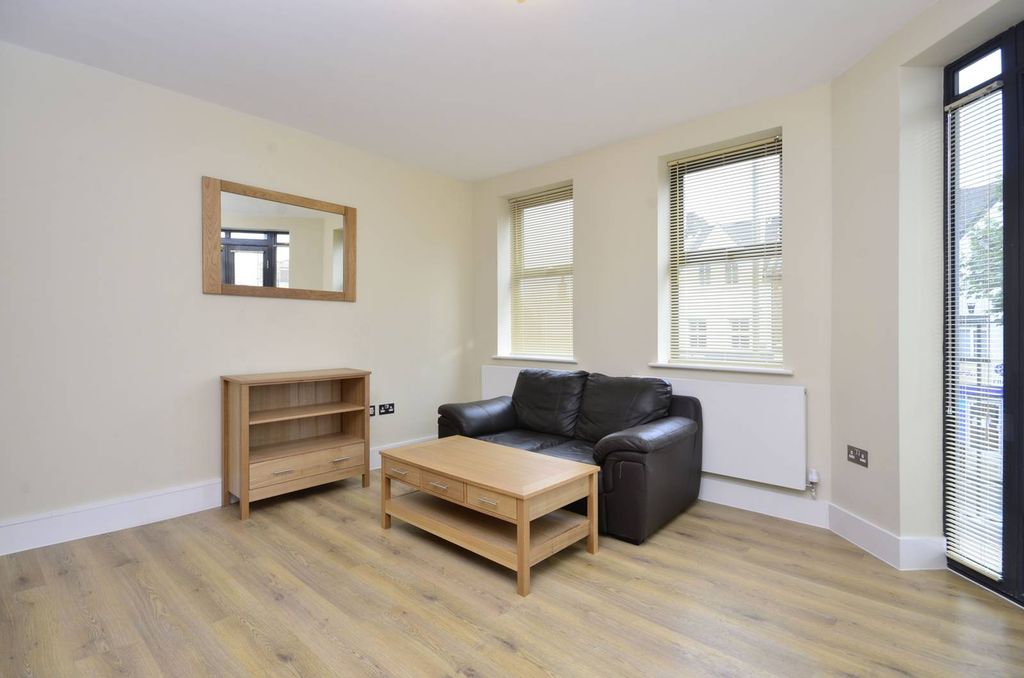 Property photo 2 of 6