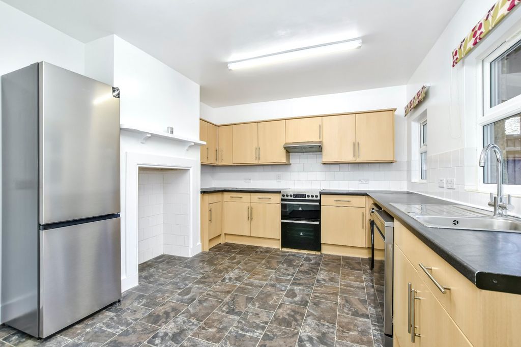 Property photo 2 of 12 Picture No. 10