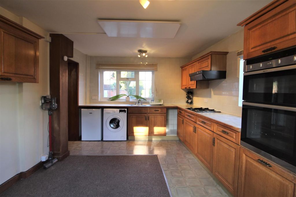 Property photo 3 of 10 K.Jpg
