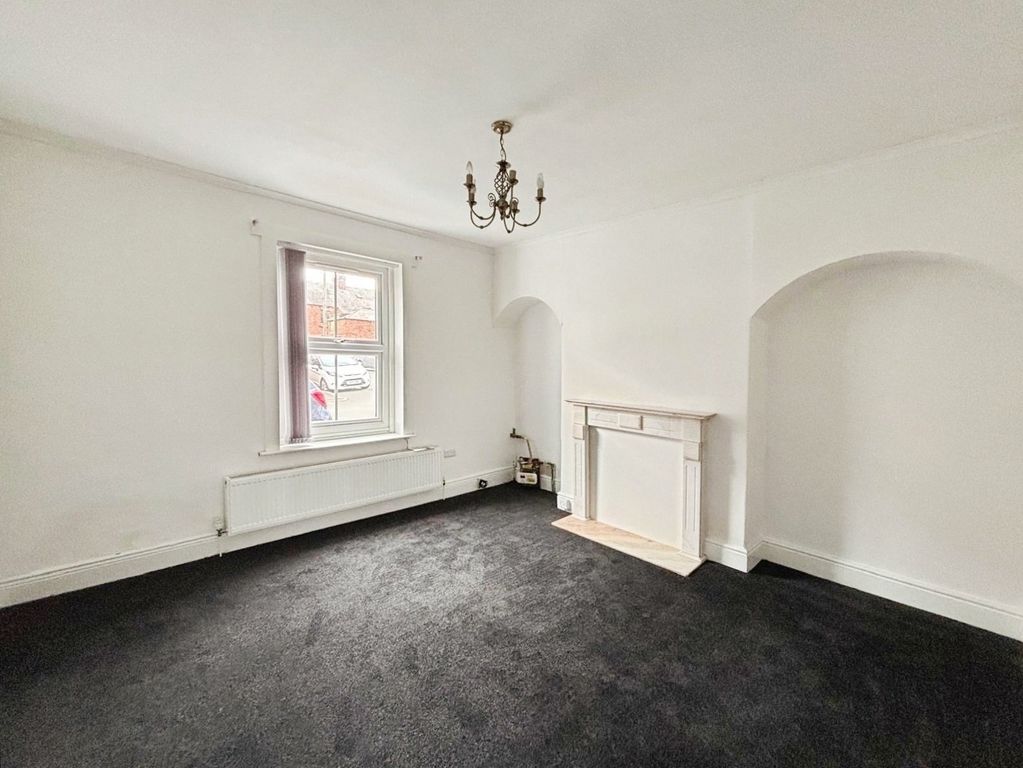 Property photo 2 of 13 Lounge