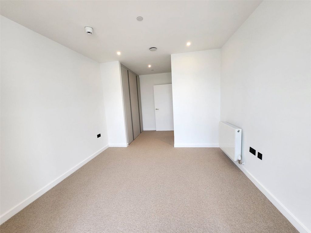 Property photo 2 of 28 Picture No. 02