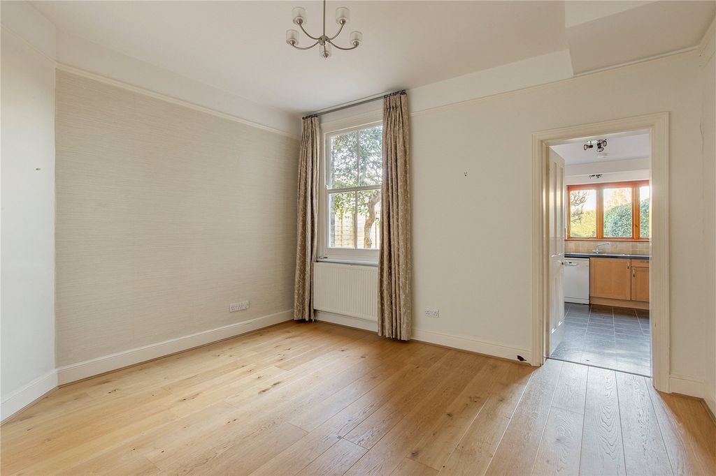 Property photo 3 of 11 Dining Room