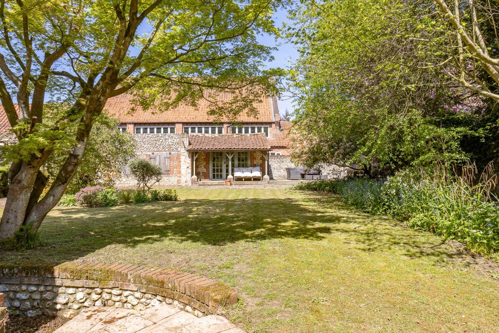 Property photo 3 of 54 5017884