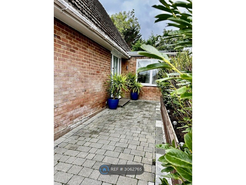 Property photo 2 of 35