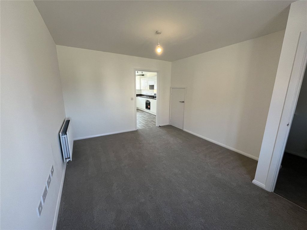 Property photo 3 of 8 Picture No. 04
