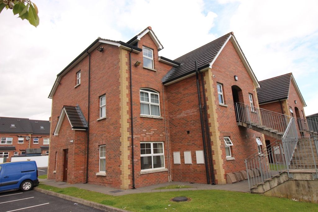 2 bed flat for sale Lurganure