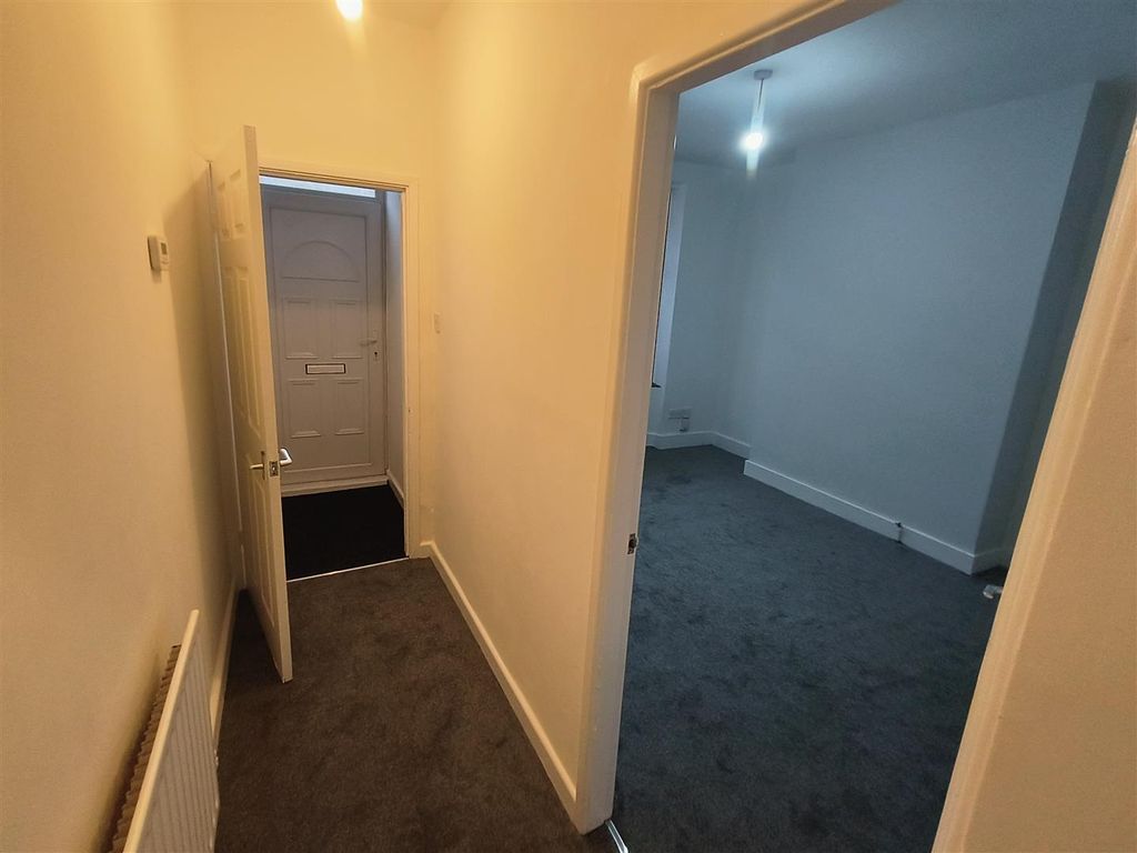 Property photo 2 of 16 Hall.Jpg