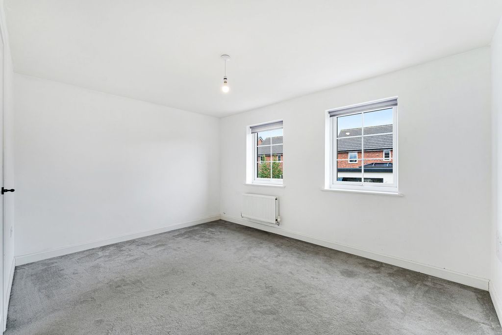 Property photo 3 of 37