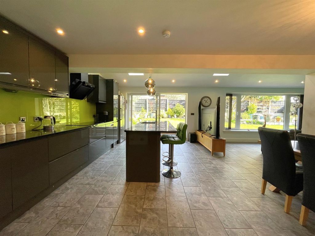 Property photo 3 of 29 c7.Jpg