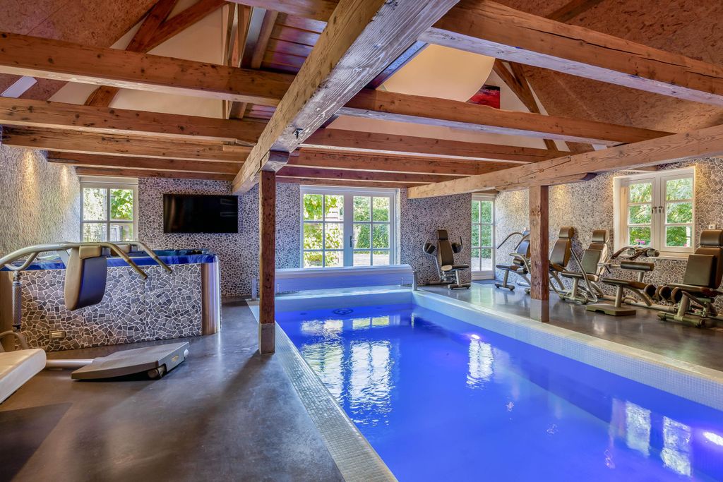 Property photo 3 of 97