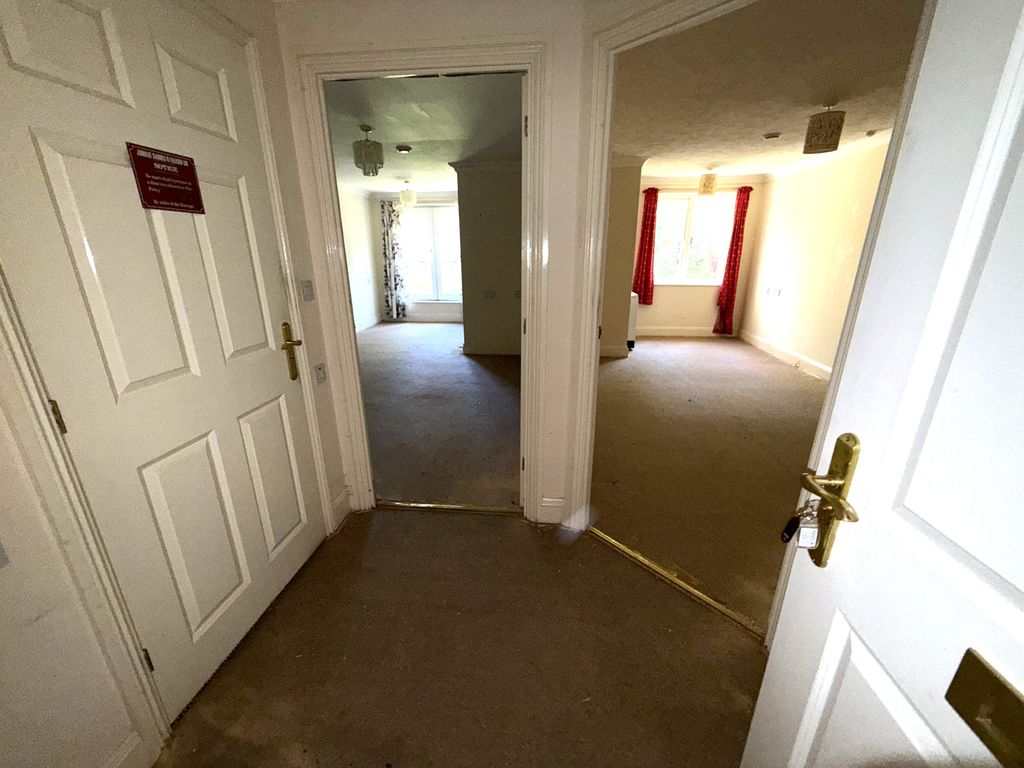 Property photo 3 of 12