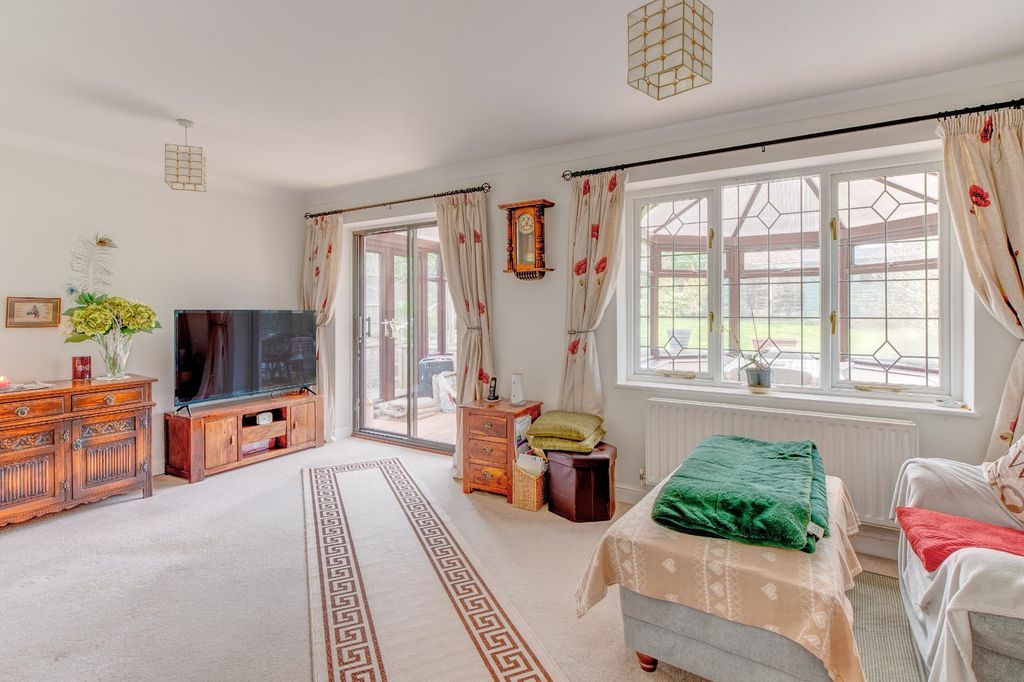 Property photo 2 of 15 Picture No. 14