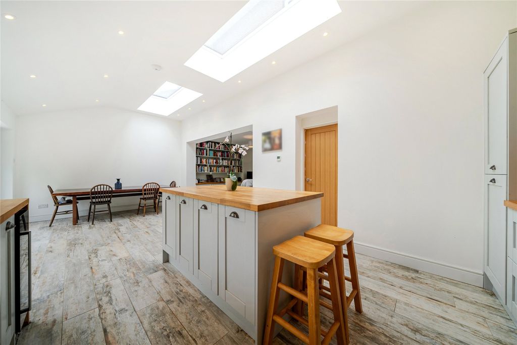 Property photo 3 of 18 Picture No. 09