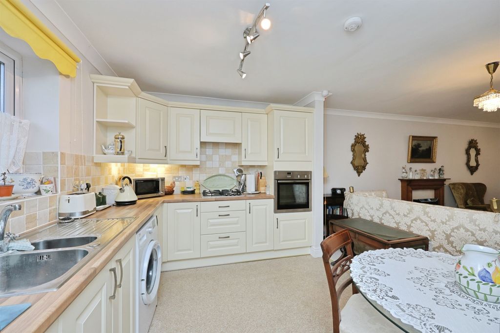Property photo 3 of 14
