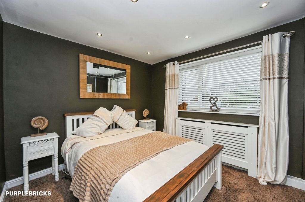 Property photo 3 of 43