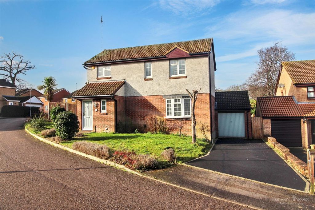 Property photo 1 of 21 Front