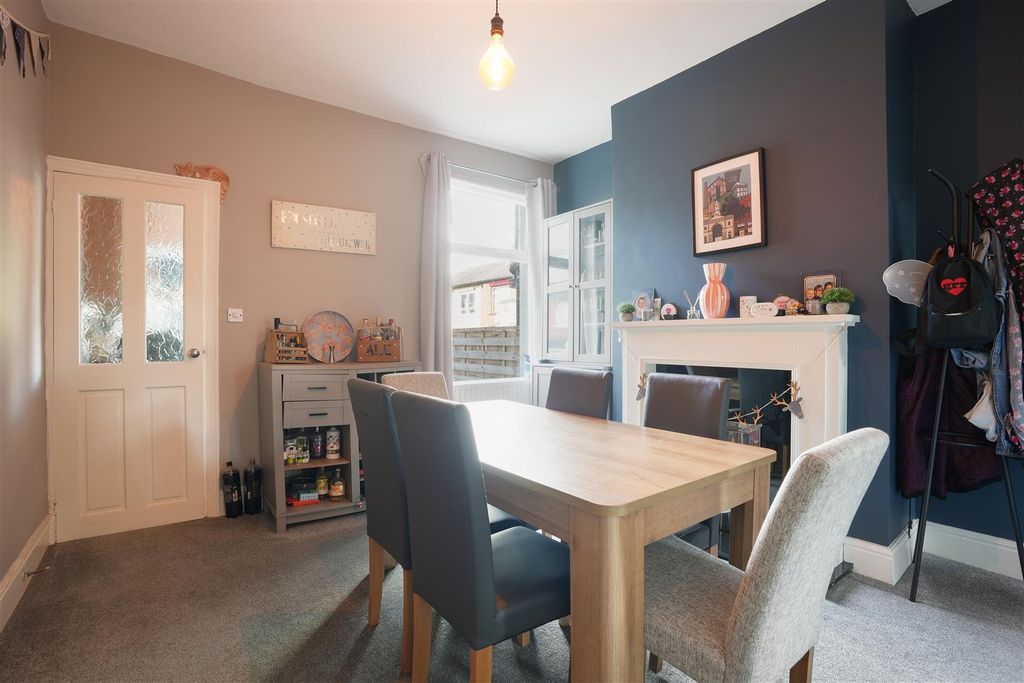 Property photo 3 of 10 Dining Room.Jpg