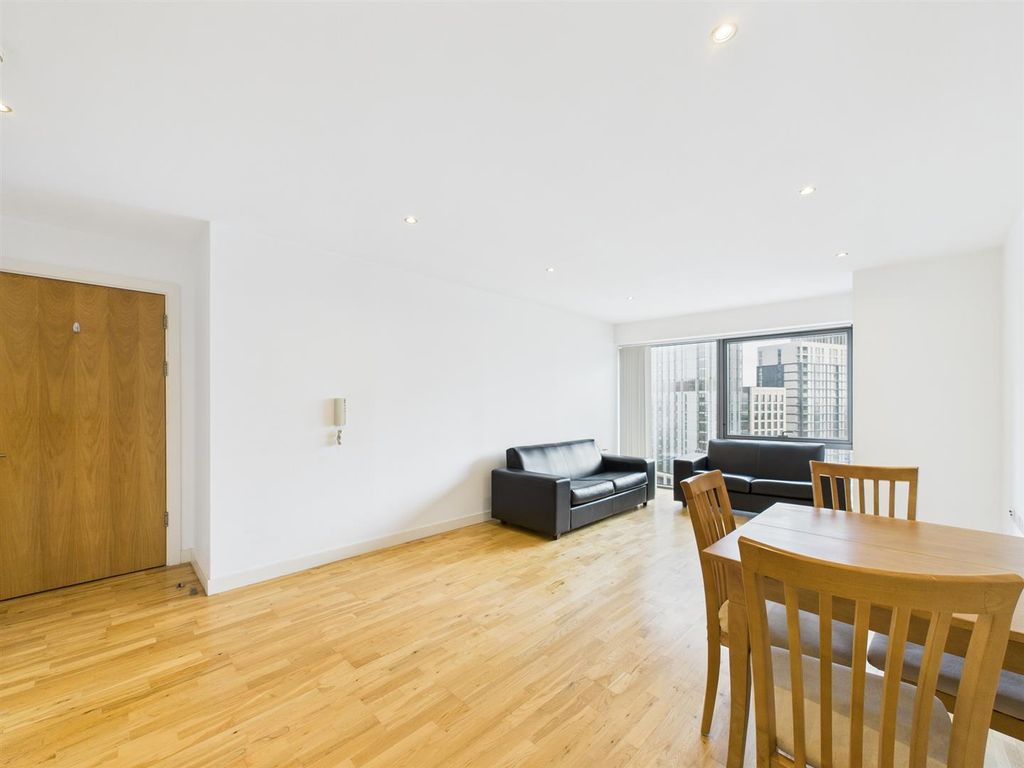 Property photo 3 of 17 Cam03604G0-Pr0167-Still016.Jpg