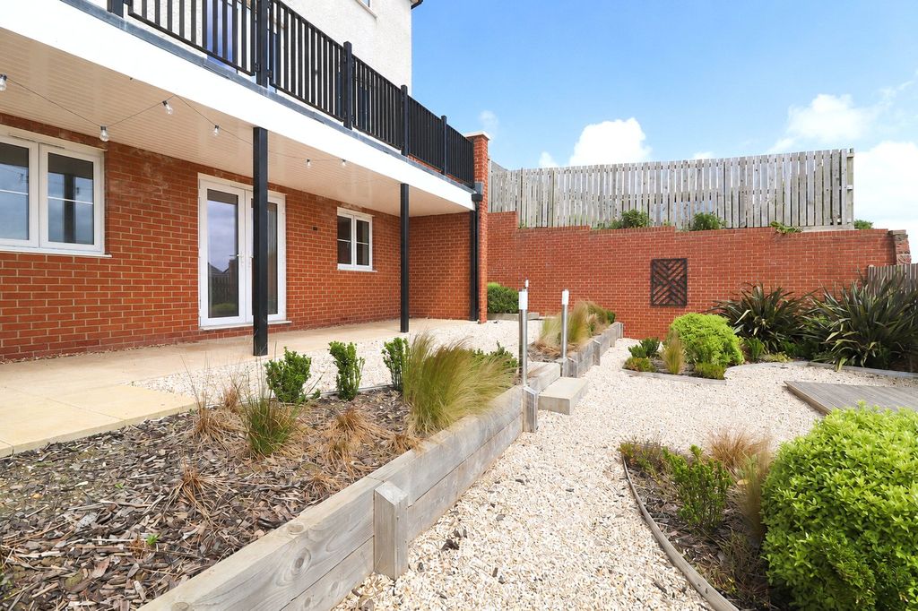 Property photo 2 of 18 2 - Picture No. 06