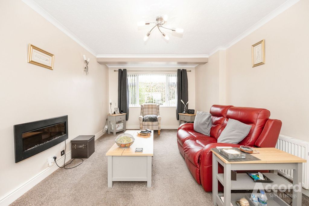 Property photo 3 of 25