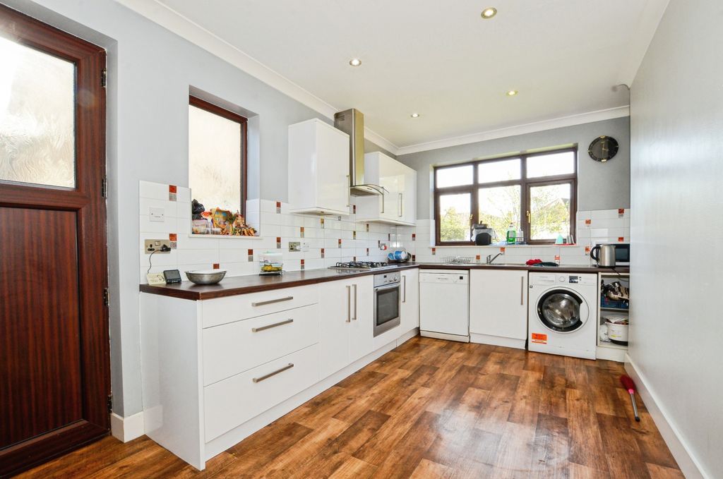 Property photo 2 of 13 Kitchen