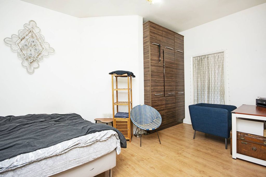 Property photo 1 of 4