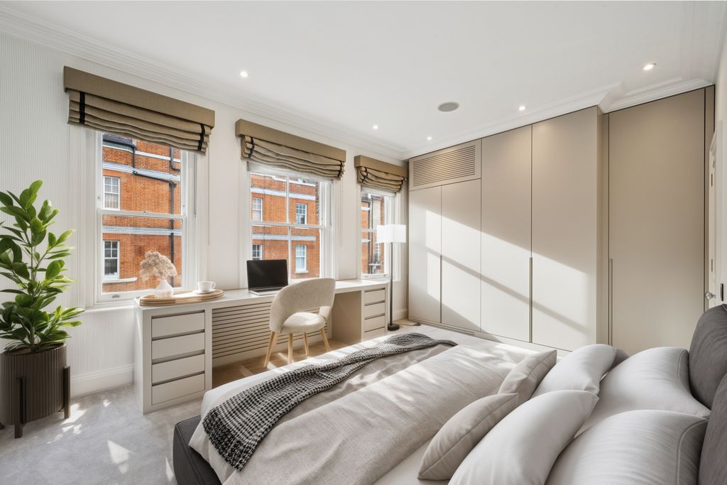 Property photo 2 of 14 Picture No. 17