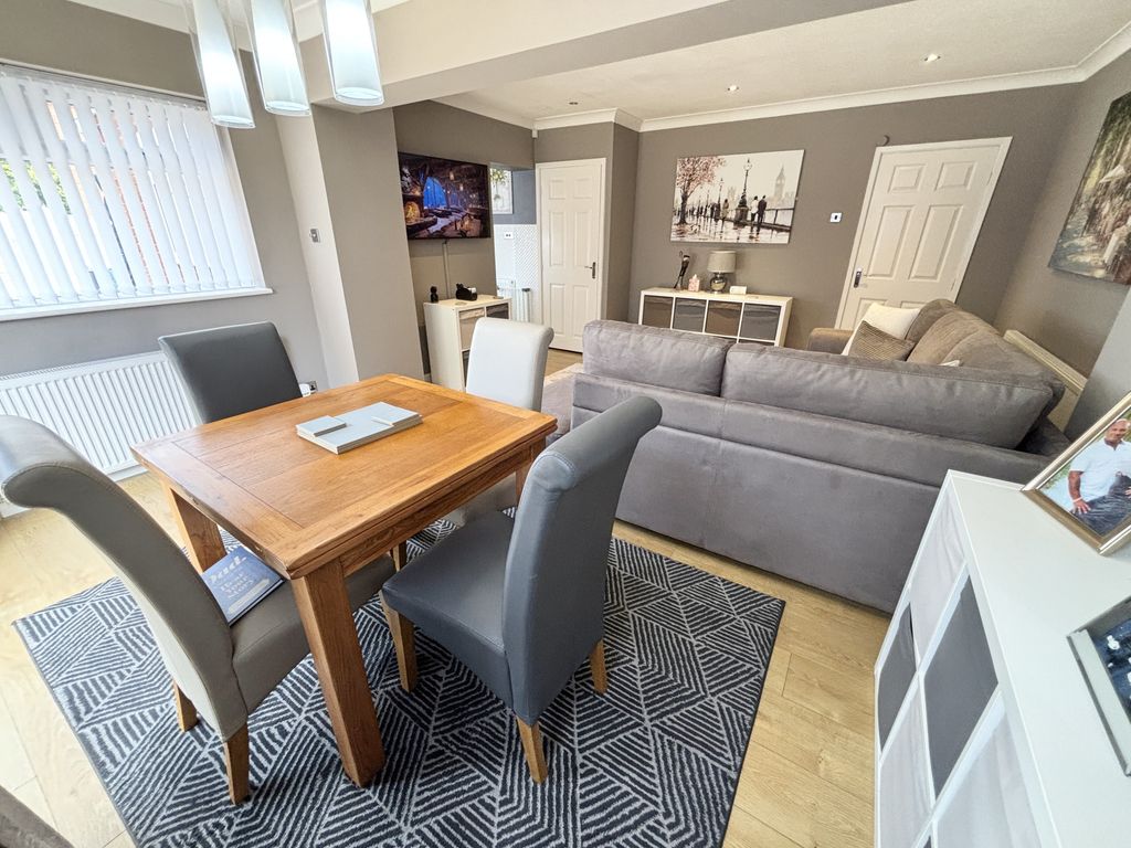 Property photo 3 of 28