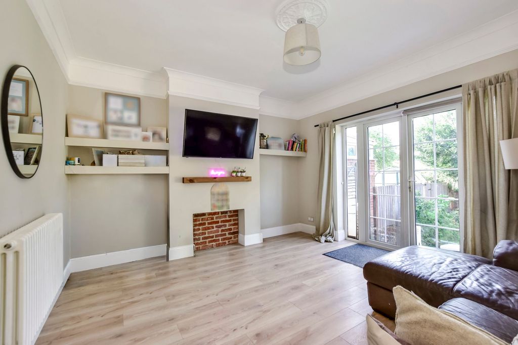 Property photo 2 of 14