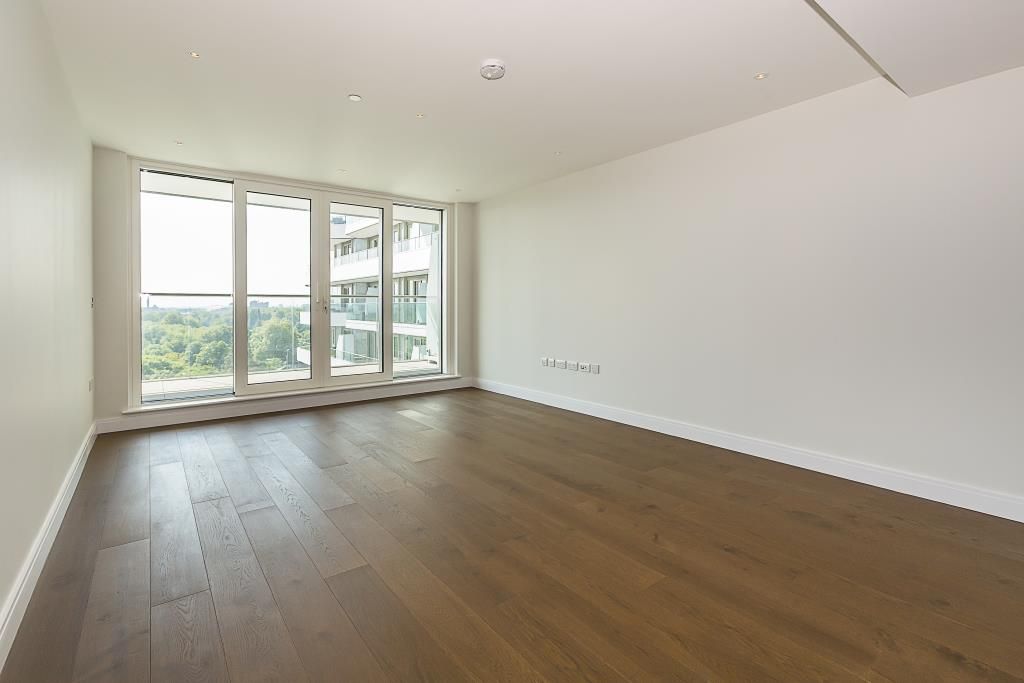 Property photo 3 of 19 Living Room