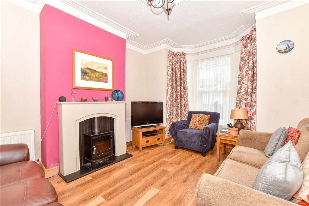 Property photo 3 of 10 Lounge