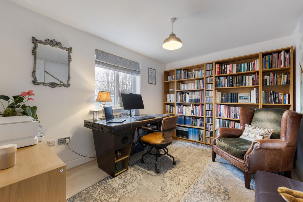 Property photo 3 of 21 Study