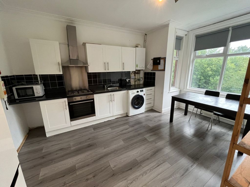 Property photo 1 of 21 Picture No. 03