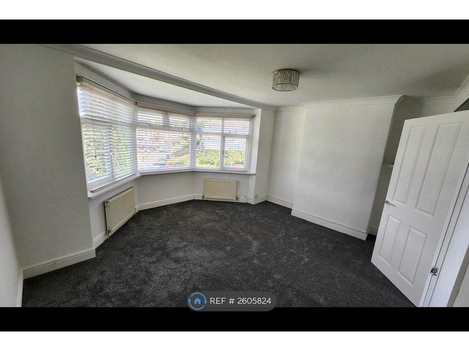 Property photo 3 of 33