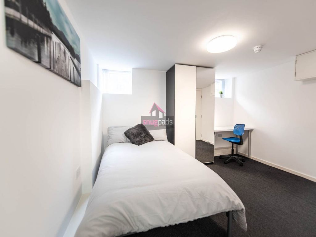 Property photo 3 of 6 3