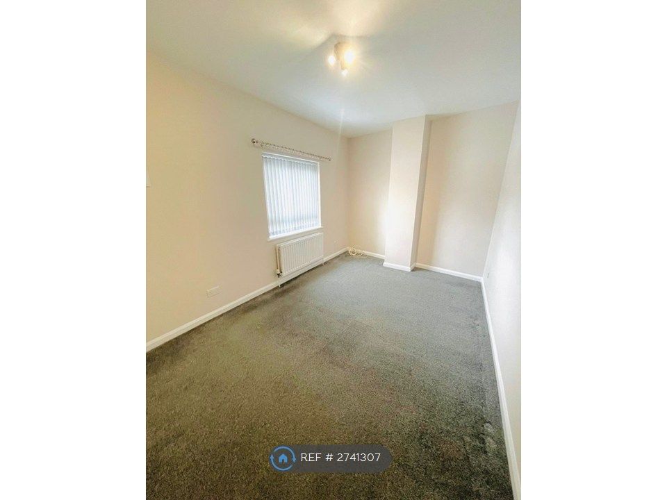 Property photo 3 of 7 Front Bedroom