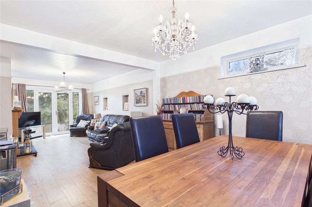 Property photo 3 of 24 Living / Dining Area